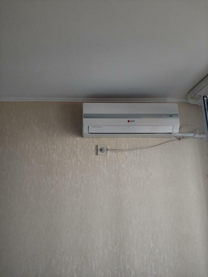 Двокімнатна Квартира Yuzhne Exterior foto